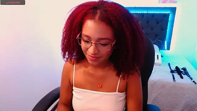 Snapshot of Lorena_Vieira_ chatting on 13, 1, 2025 Lorena Vieira  online show from 13, 1, 2025