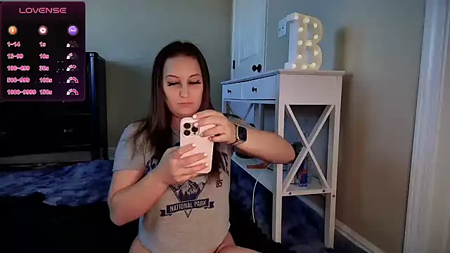 Brooklyn Bee online show from 20, 1, 2025