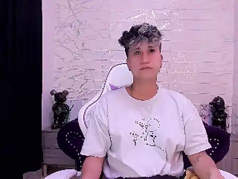 Snapshot of Im_Milan_Rs chatting on 6, 3, 2025 Im Milan Rs online show from 6, 3, 2025