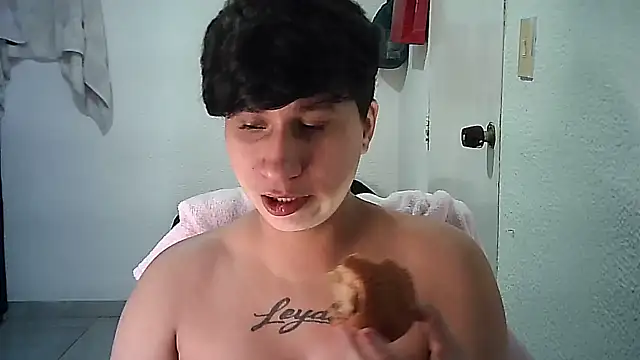 Snapshot of Im_Milan_Rs chatting on 18, 11, 2025 Im Milan Rs online show from 18, 11, 2025