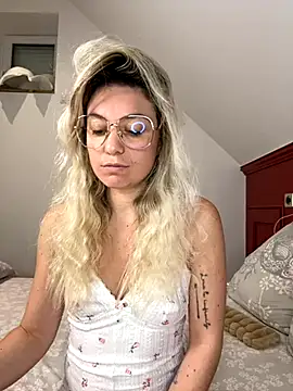 carlaaa online show from 4, 11, 2025