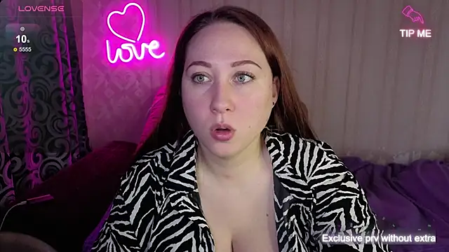 KellyCrystall online show from 9, 11, 2025