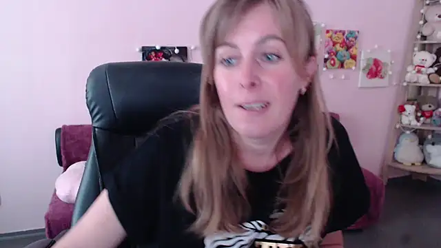 Hot Milady online show from 2, 6, 2026