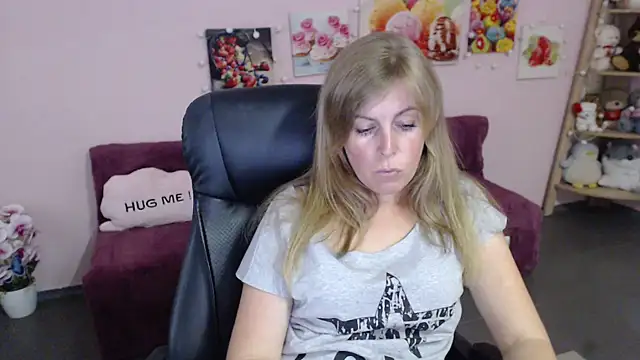 Snapshot of Hot_Milady chatting on 2, 7, 2026 Hot Milady online show from 2, 7, 2026