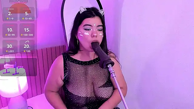 klhoe boobs online show from 28, 2, 2026