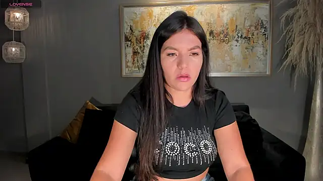 Snapshot of ValeriaRoldanX chatting on 4, 5, 2026 ValeriaRoldanX online show from 4, 5, 2026