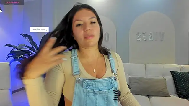 Snapshot of ValeriaRoldanX chatting on 15, 5, 2026 ValeriaRoldanX online show from 15, 5, 2026