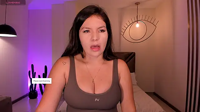 Snapshot of ValeriaRoldanX chatting on 17, 5, 2026 ValeriaRoldanX online show from 17, 5, 2026