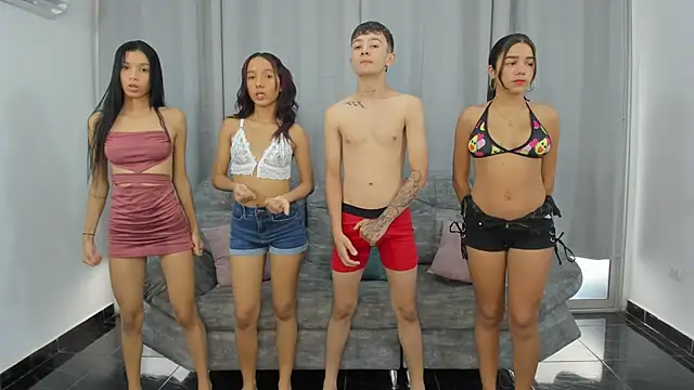 Snapshot of twinss_sexxx chatting on 9, 1, 2025 twinss sexxx online show from 9, 1, 2025