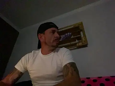 Snapshot of Gman143187 chatting on 27, 6, 2026 Gman143187 online show from 27, 6, 2026