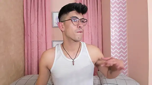 Snapshot of Ryan_Clark_ chatting on 18, 12, 2024 Ryan Clark online show from 18, 12, 2024