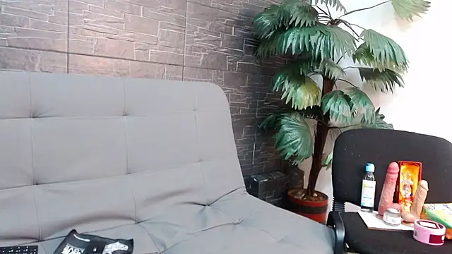 Snapshot of brendamaz chatting on 12, 3, 2025 brendamaz online show from 12, 3, 2025