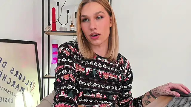 Snapshot of katrinewestx chatting on 25, 12, 2024 katrinewestx online show from 25, 12, 2024