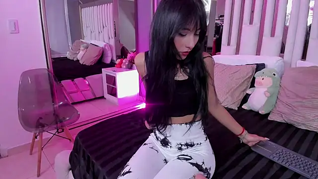 Kitty Eliffe online show from 12, 3, 2025