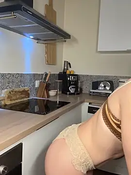 lola tentatiion online show from 4, 3, 2026