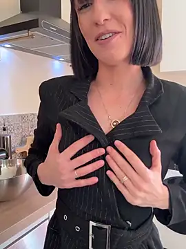 lola tentatiion online show from 12, 3, 2026