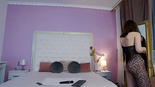 Lenna Paul online show from 6, 3, 2026