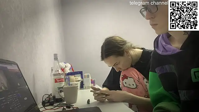 Snapshot of Alex17am chatting on 14, 12, 2025 Alex17am online show from 14, 12, 2025