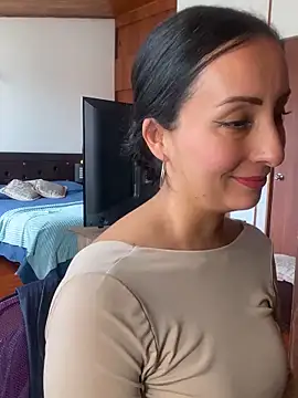 yaralyminjo2 online show from 13, 3, 2025