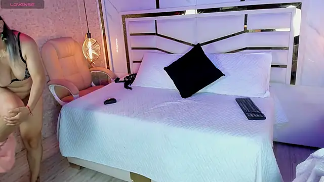 Snapshot of sophie_1 chatting on 11, 2, 2025 sophie 1 online show from 11, 2, 2025