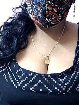 mallu-sumi online show from 19, 4, 2026