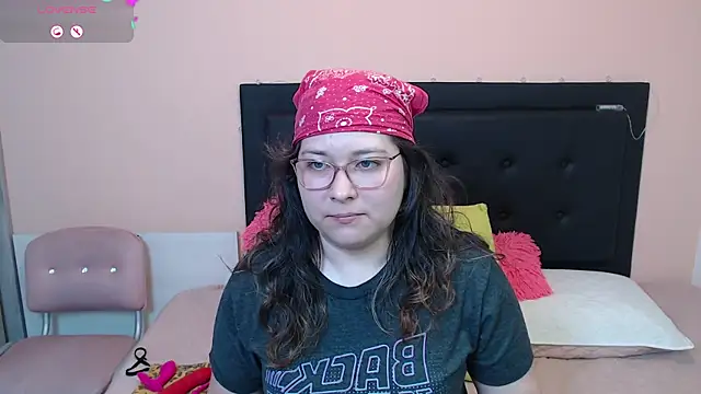 May Carlier online show from 11, 2, 2025