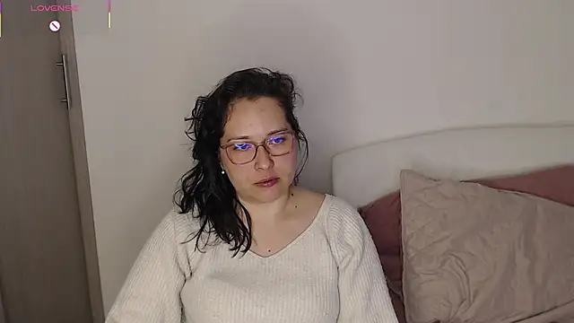 May Carlier online show from 11, 4, 2026