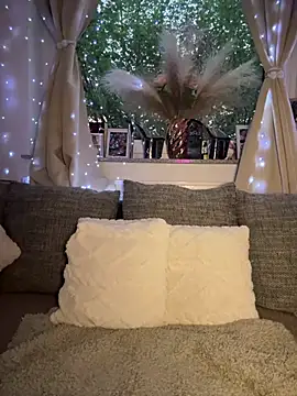 jazzy-bee online show from 23, 4, 2026