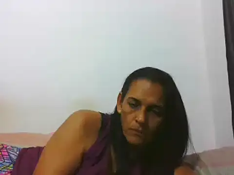 latinbrunettet online show from 18, 12, 2024