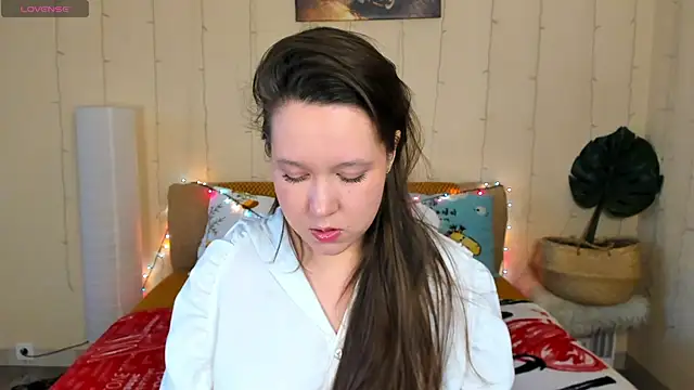Snapshot of Mira_Karter chatting on 15, 5, 2026 Mira Karter online show from 15, 5, 2026