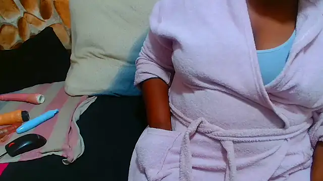 Snapshot of AfricanBigAssxx98 chatting on 12, 3, 2026 AfricanBigAssxx98 online show from 12, 3, 2026