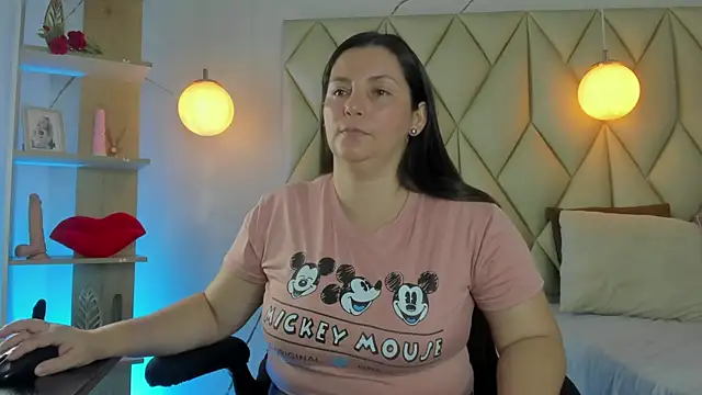 Snapshot of angelswets chatting on 20, 4, 2026 angelswets online show from 20, 4, 2026