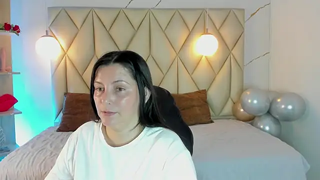Snapshot of angelswets chatting on 26, 6, 2026 angelswets online show from 26, 6, 2026