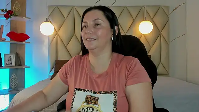 Snapshot of angelswets chatting on 12, 7, 2026 angelswets online show from 12, 7, 2026