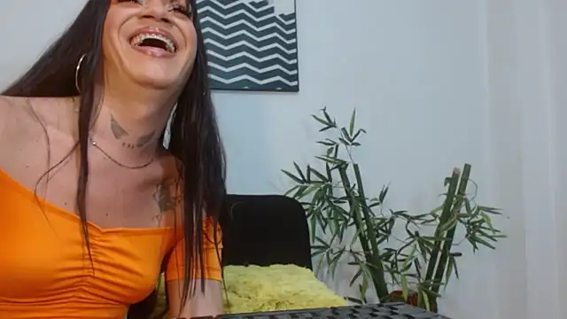 Snapshot of KamilaParrisx chatting on 5, 7, 2026 KamilaParrisx online show from 5, 7, 2026