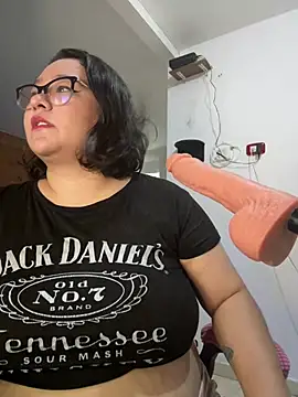 CinnamonCookiez online show from 2, 1, 2025