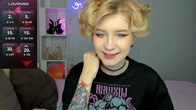 Snapshot of Angel_Jules chatting on 3, 10, 2025 Angel Jules online show from 3, 10, 2025