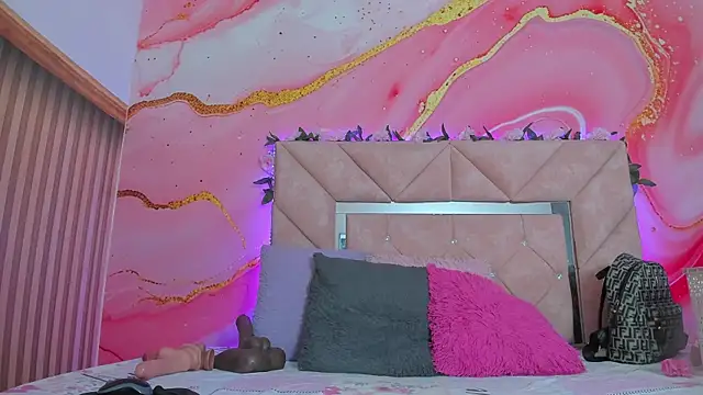 Taylor  cooper online show from 22, 12, 2025