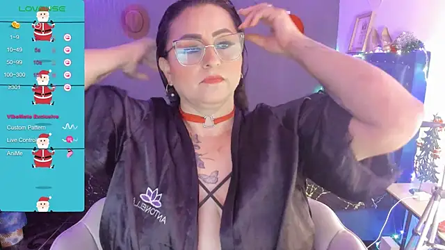 Snapshot of Ivonnee__ chatting on 18, 12, 2024 Ivonnee   online show from 18, 12, 2024