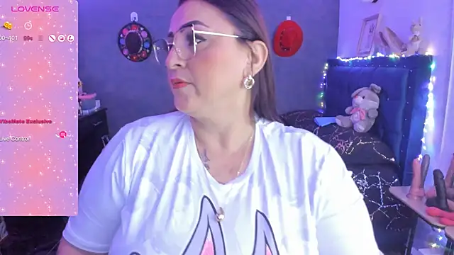 Snapshot of Ivonnee__ chatting on 12, 1, 2025 Ivonnee   online show from 12, 1, 2025