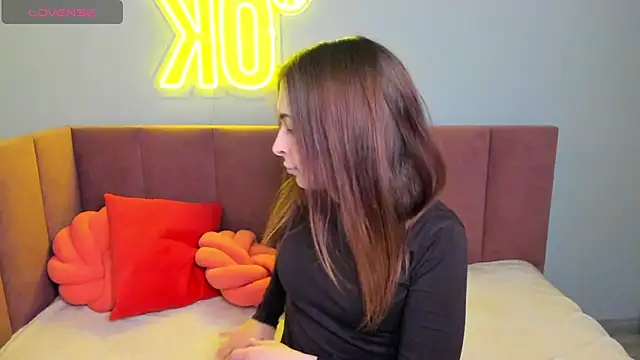 KetrinWhite online show from 10, 4, 2026