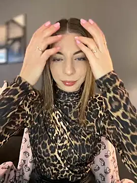 Mia Ethan online show from 27, 11, 2025