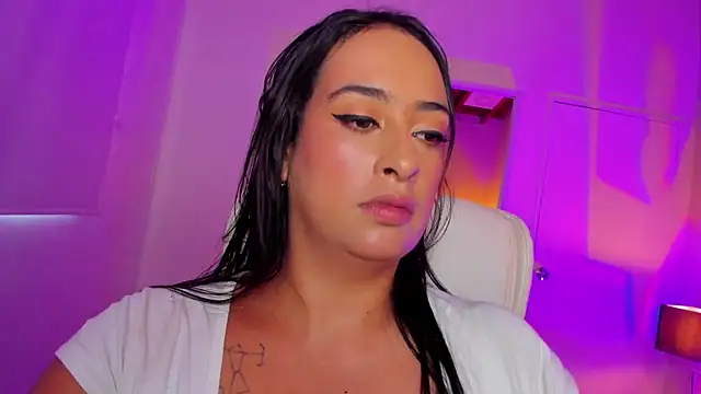 Snapshot of DaniRousse chatting on 18, 12, 2024 DaniRousse online show from 18, 12, 2024