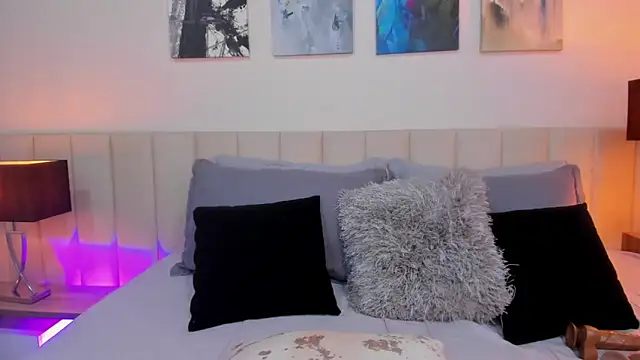 Snapshot of DaniRousse chatting on 16, 9, 2025 DaniRousse online show from 16, 9, 2025