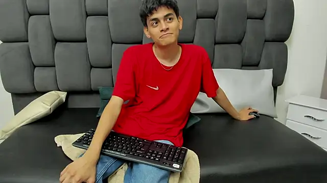 Snapshot of Yef_Thin chatting on 26, 2, 2025 Yef Thin online show from 26, 2, 2025