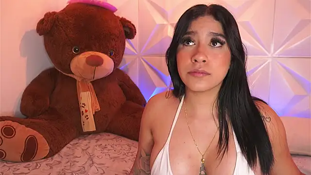 Snapshot of LeagueOfLovers chatting on 15, 3, 2025 LeagueOfLovers online show from 15, 3, 2025