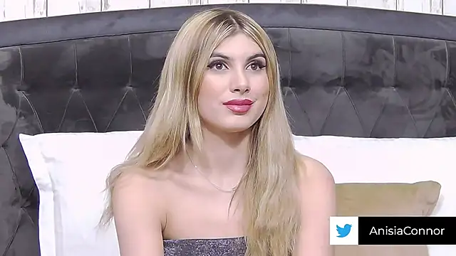 AnisiaConnor online show from 3, 10, 2025