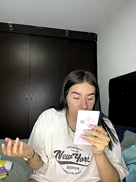 Im Valen Cute online show from 3, 12, 2024