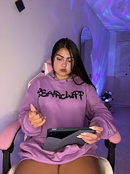 Snapshot of gabbyfoox chatting on 12, 12, 2024 gabbyfoox online show from 12, 12, 2024