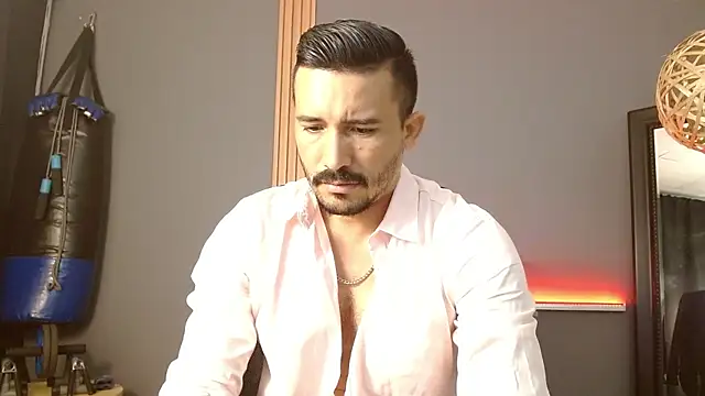 Snapshot of Reiko_85_ chatting on 5, 5, 2026 Reiko 85 online show from 5, 5, 2026